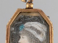GG Min 49  GG Min 49, Österreichisch um 1790, Dame mit grauen Locken, Elfenbein, 3,5 x 2 cm : Museumsfoto: Claus Cordes